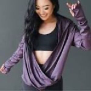 Zyia purple yoga shawl- size large